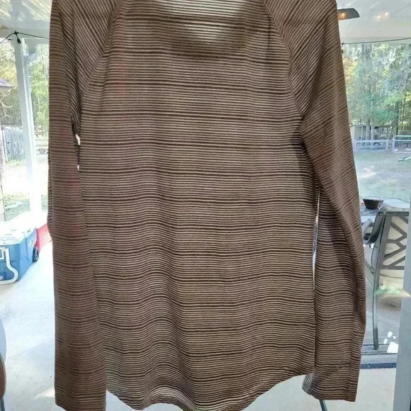 Men's Under Armour golf pullover shirt size Medium,  never worn $15 - Picture 3 of 3